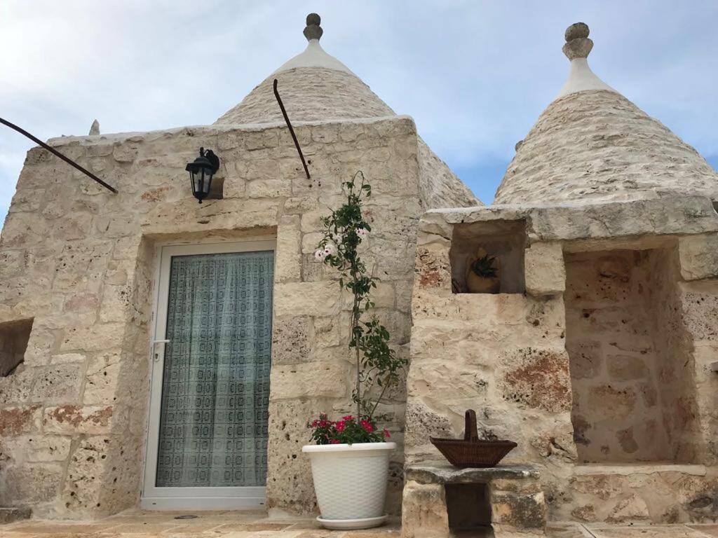 Trulli Da Lalli Остуні Екстер'єр фото